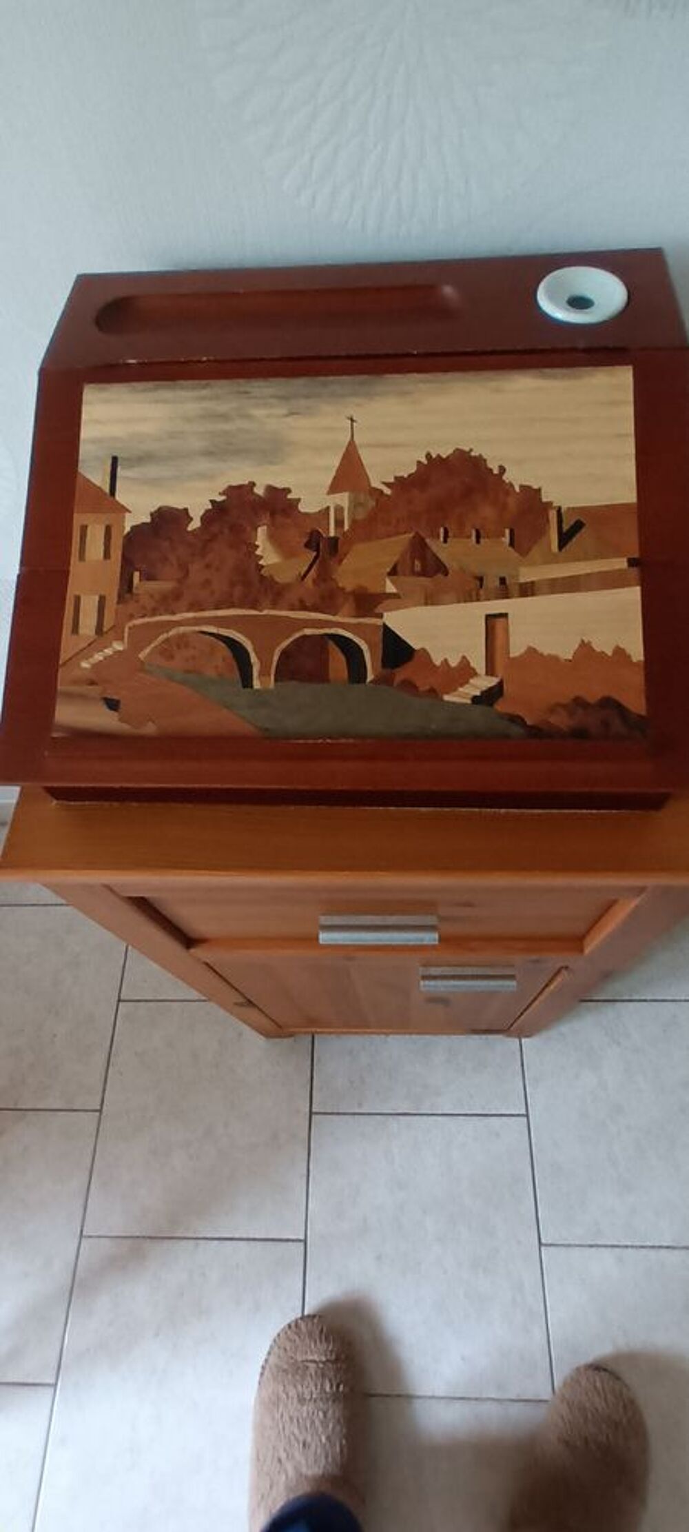 Ancien &eacute;critoire avec marqueterie sur le dessus Meubles