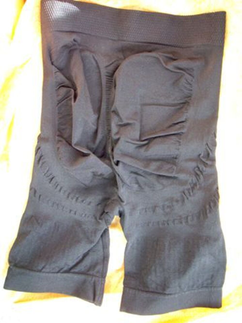 PANTY "Galbe des formes" Vêtements