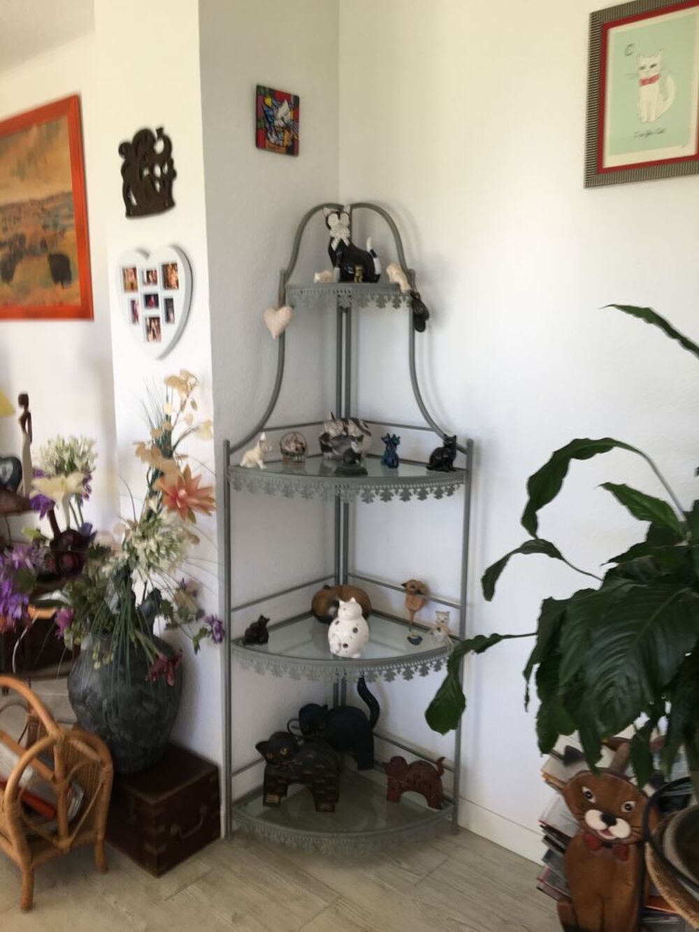 &Eacute;tag&egrave;re d'angle pour bibelots Décoration