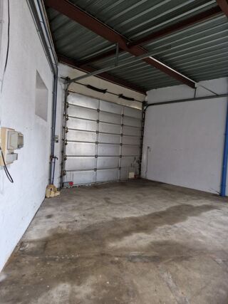  Remise / Grange � louer 2/3 pi�ces 130 m� Ch�teau-la-valli�re