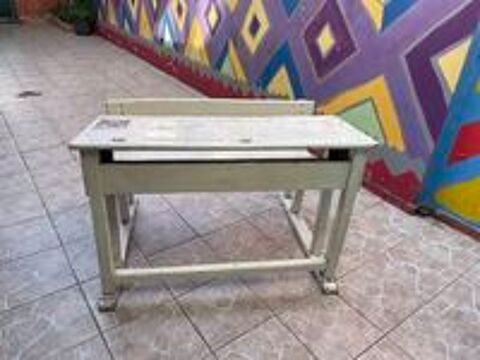   Bureau d'ecolier 