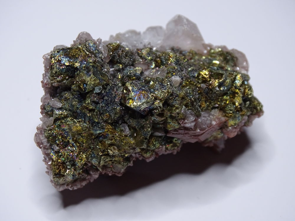 Calcite rouge avec Chalcopyrite Mexique 56gr 49 x 39 x 32 mm 