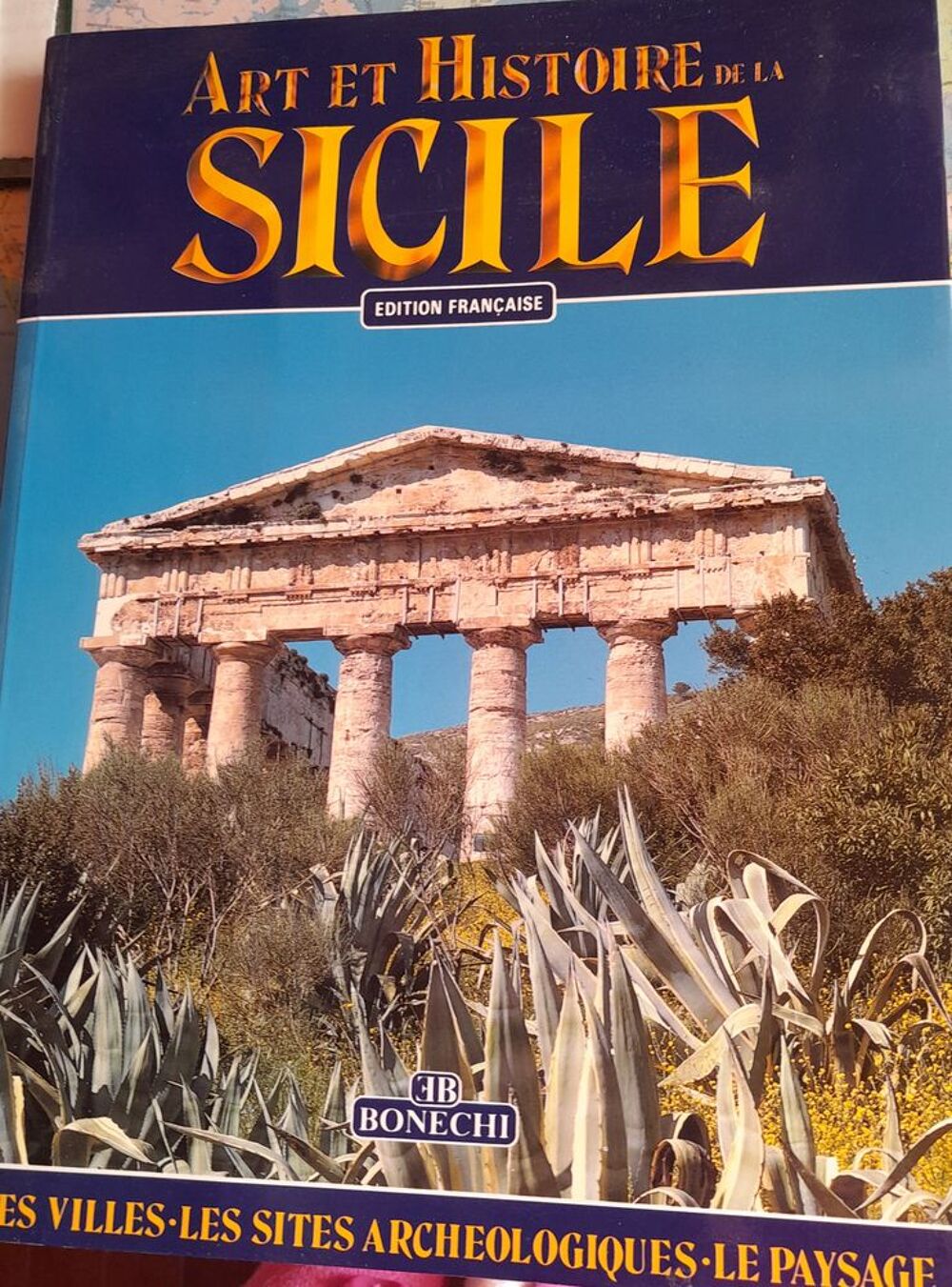 Lot de 3 livres (SICILE) et ( PROVENCE)
Livres et BD