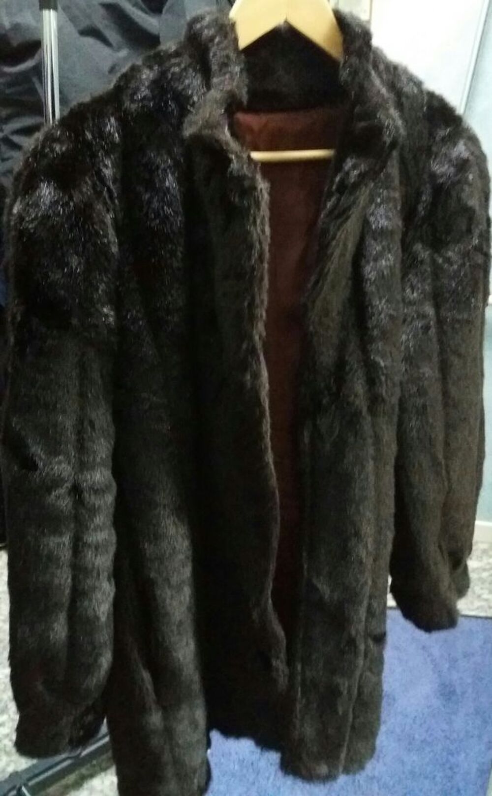 VESTE en Fausse Fourrure Taille 40/42 Vêtements