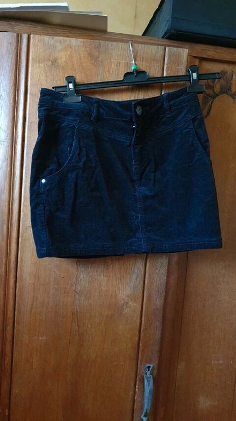 Mini jupe noire en velours Cecilia Classics Sansac-de-Marmiesse (15)