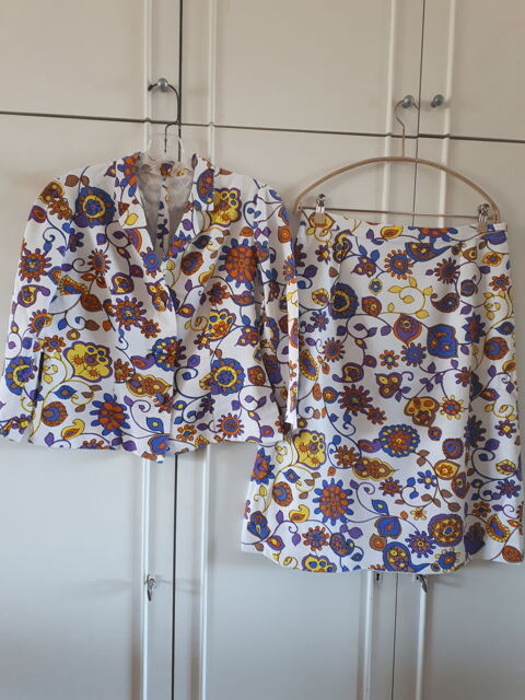 Tailleur jupe et veste  38/40 en TBE 15 Villemomble (93)