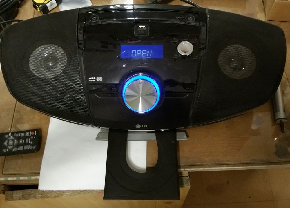RADIO CD USB PORTABL Audio et hifi