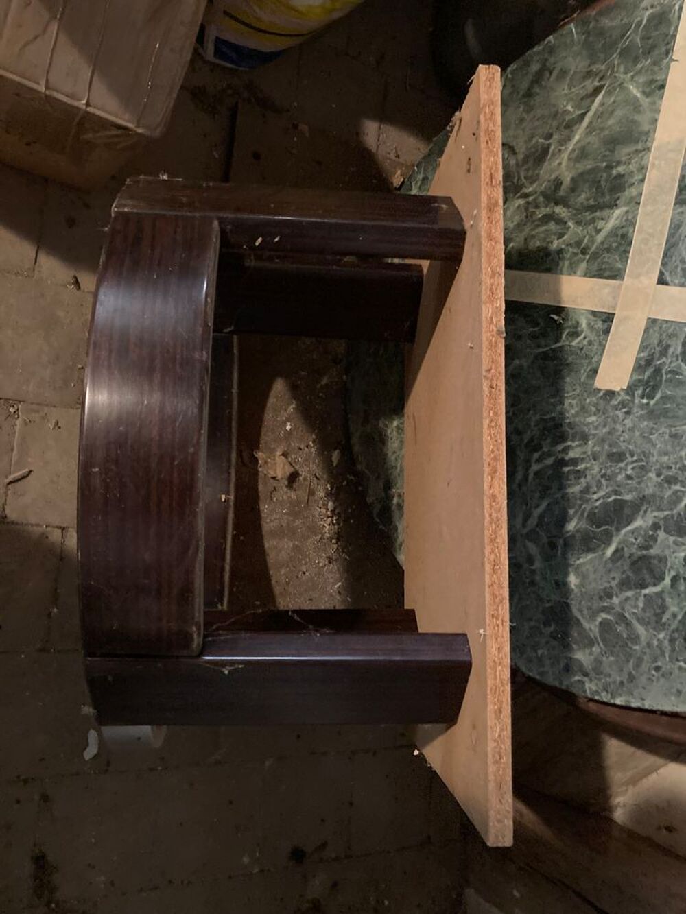 Table basse en marbre vert ap&eacute;ro 90cm Meubles