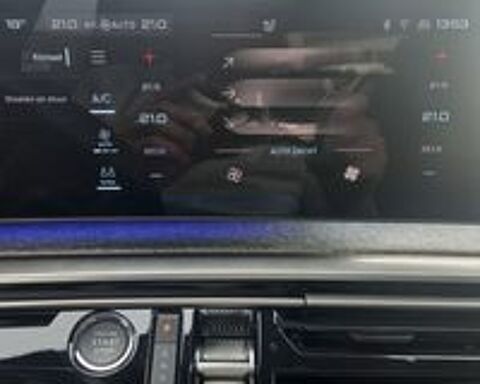 3008 ADML/ALARME/AMBIENT*LIGHTING/CUIR/KAM360/TOIT*PANO/19 2024 occasion BE-8900 Ieper (Ypres)