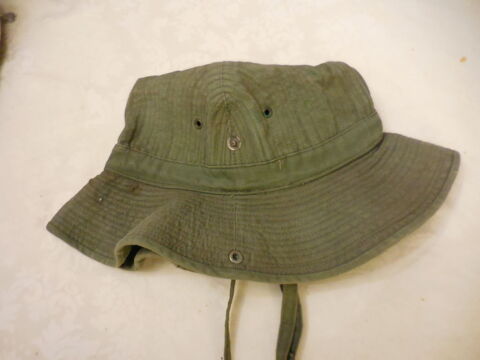 Chapeau Brousse 45 Brin-sur-Seille (54)