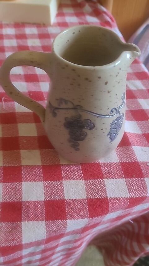 petit pot � lait style ancien Orl�ans (45)