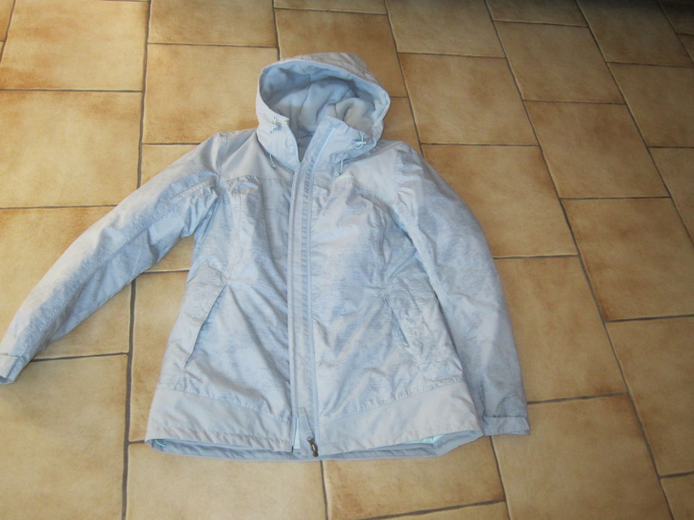 Un anorak Quechua Vêtements