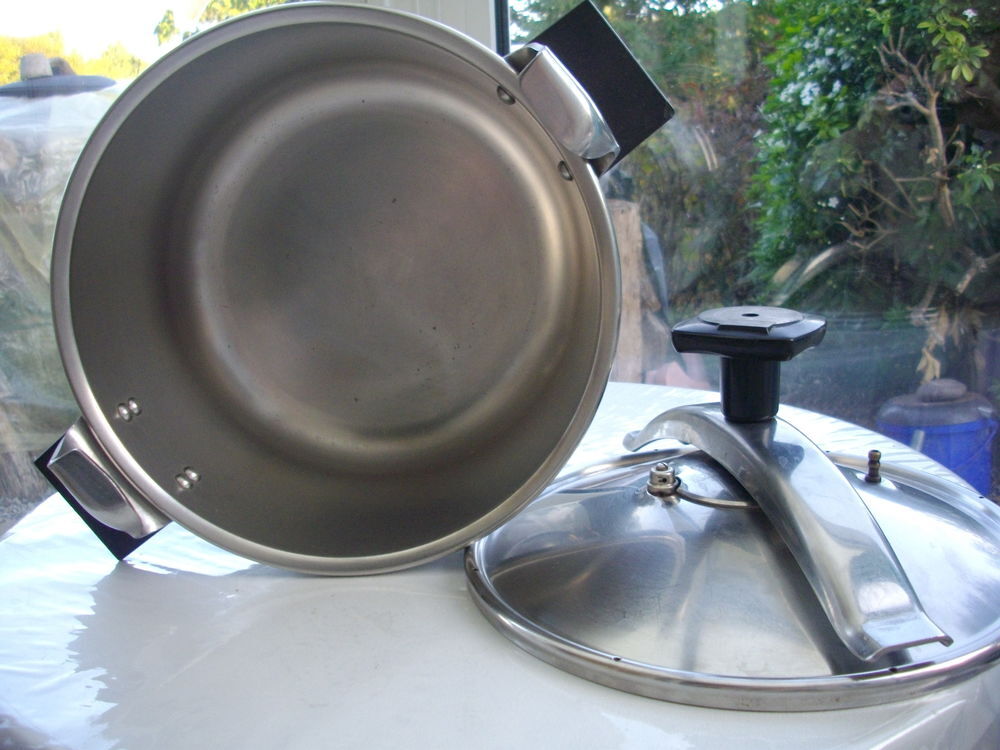 COCOTTE MINUTE SEB 
Electroménager
