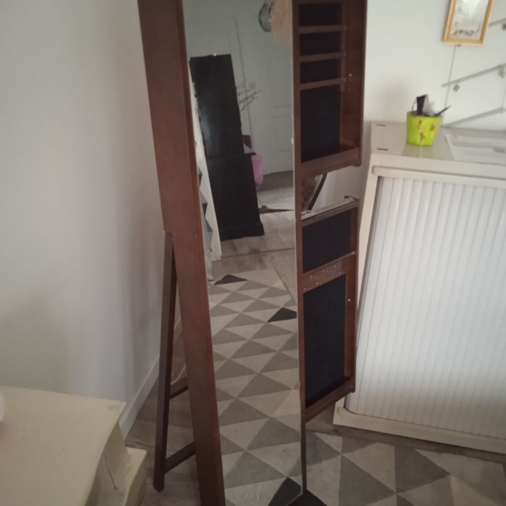Armoire &agrave; bijoux marron tiroirs lat&eacute;raux hauteur 160 tr&egrave;s st Meubles
