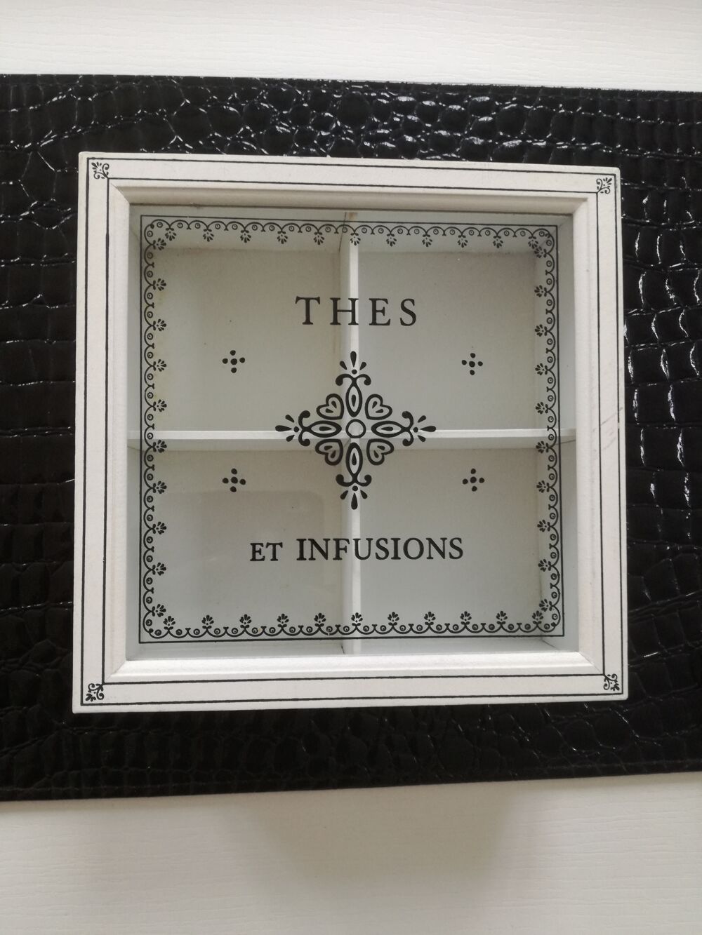 Coffre &agrave; th&eacute; en bois blanc Cuisine