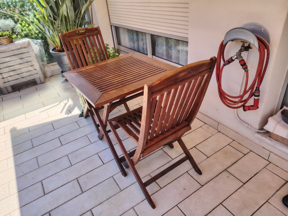 Table de jardin en Teck avec chaises Meubles