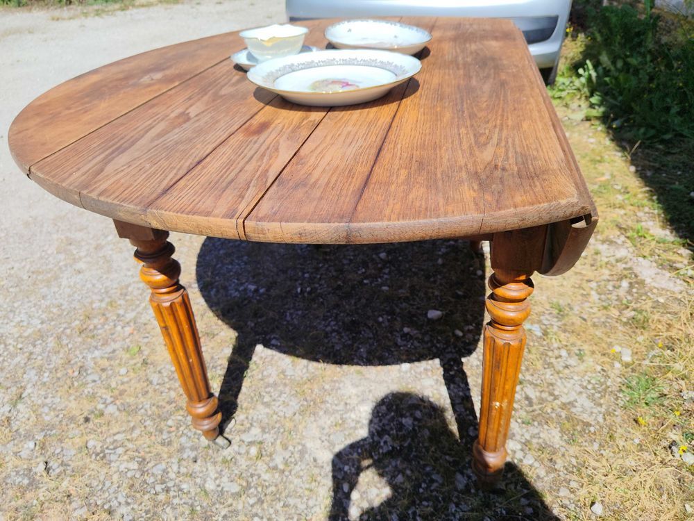 table ronde en ch&ecirc;ne Meubles