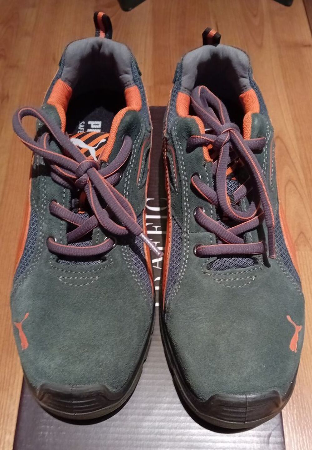 Chaussures de travail pointure 42 marque Puma. Chaussures