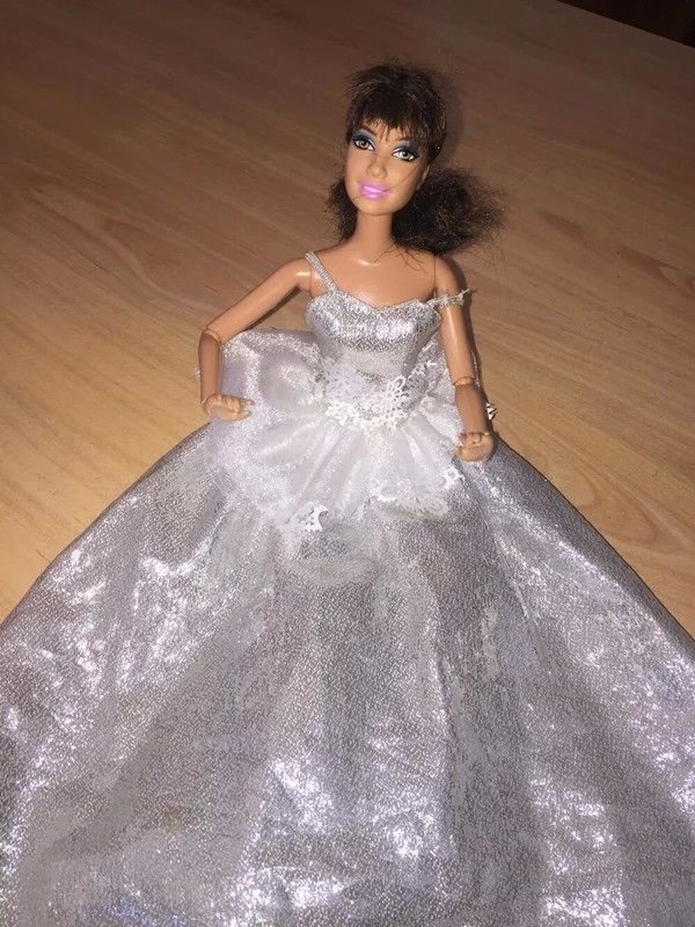 Lot de 2 barbies articul&eacute;es en tbe &agrave; 25 euros
Jeux / jouets