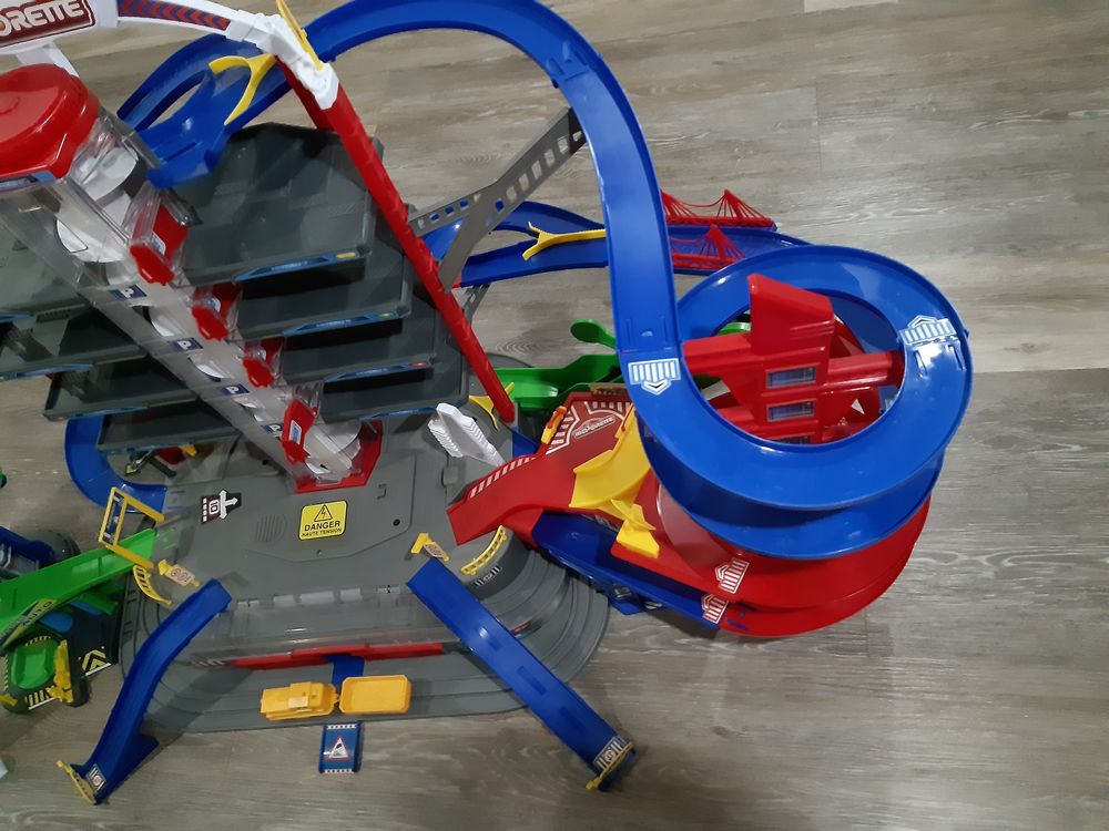 Grand Garage Majorette avec 12 voitures Jeux / jouets