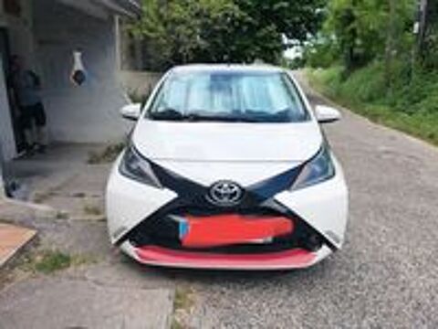 Aygo 1.0 VVT-i x-play 2018 occasion 26200 Mont&eacute;limar