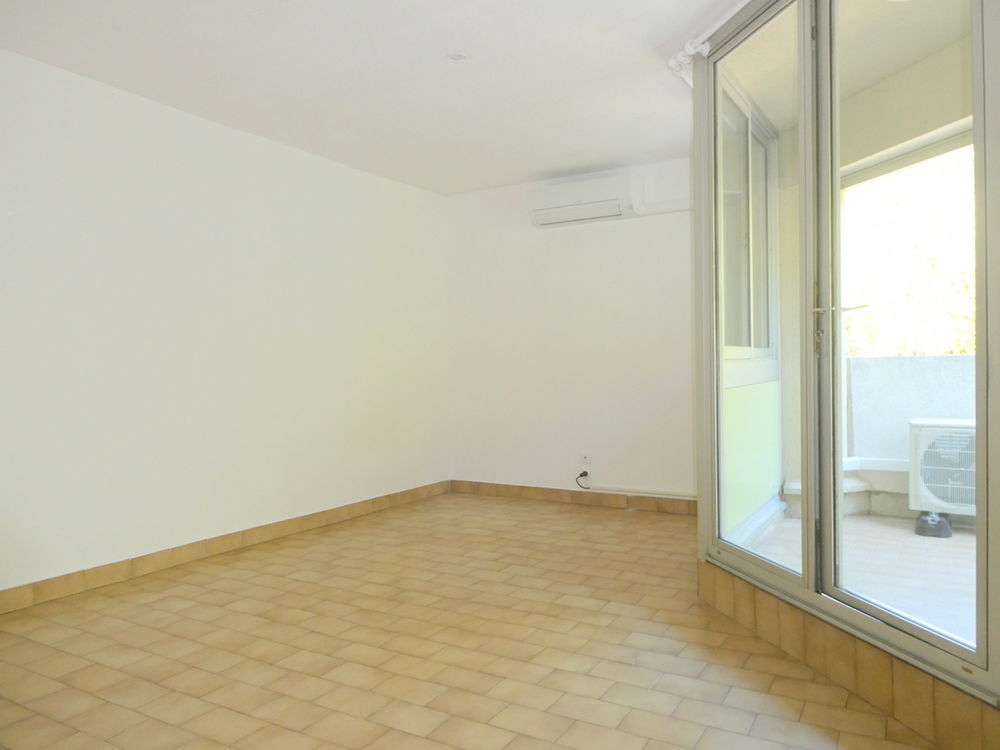 Location Appartement T1 de 33 m2 terrasse parking quartier Facultés Hopitaux Aiguelongue Montpellier