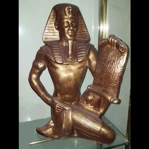 Grande statue Ramses pharaon Égypte 40 Nîmes (30)