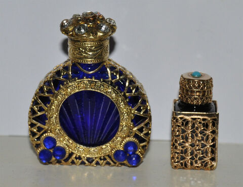 Flacons bleus anciens de parfum pour sac � main le lot 15 Orl�ans (45)