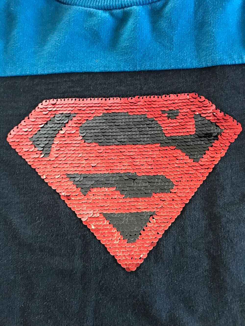 pull superman paillettes sequins bleu et rouge Vêtements enfants