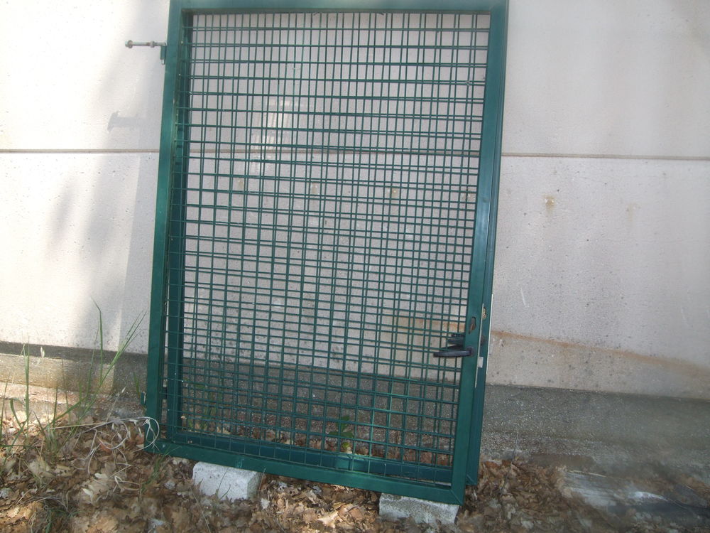 portillon de jardin 1m40 1m05 plastifie avec serrure Jardin