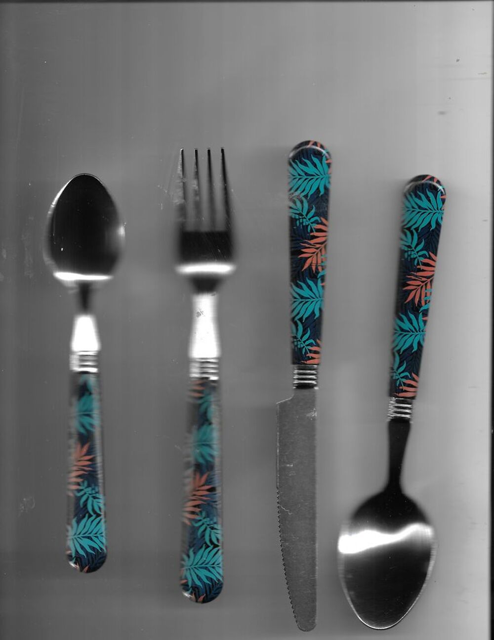 MENAGERE 24 PIECES NEUVE Cuisine