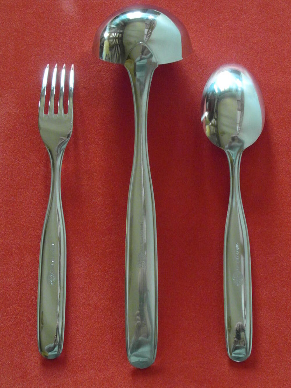 Coffret M&eacute;nag&egrave;re 51 pi&egrave;ces STAINLESS STEEL INOX 18/8 - Neuf Electroménager