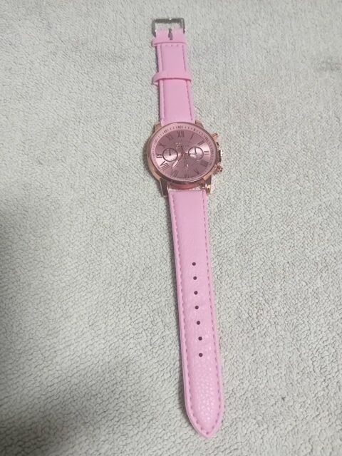 Promo Jolie montre pour femmes/filles ROSE neuve
8 L'Isle-d'Abeau (38)