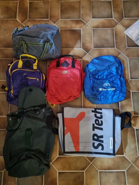 Lot de 6 sacs � dos, sacoches etc? 4 Vulbens (74)