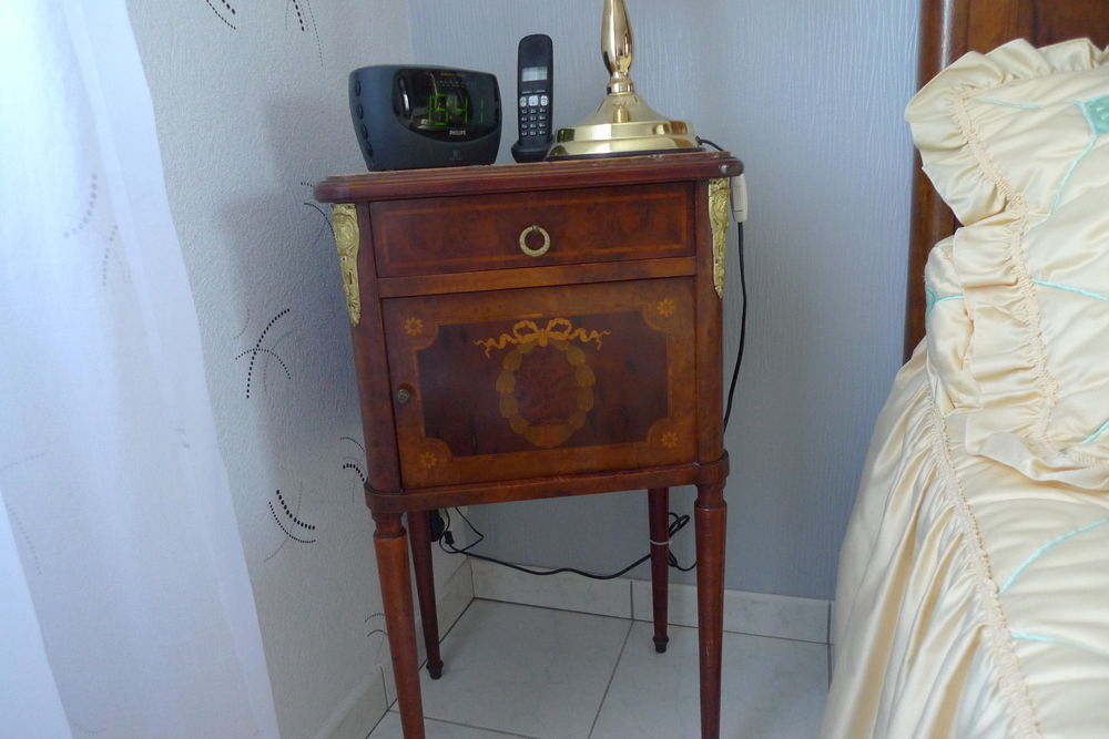 chambre ancienne fin XIX&egrave;me si&egrave;cle, Meubles