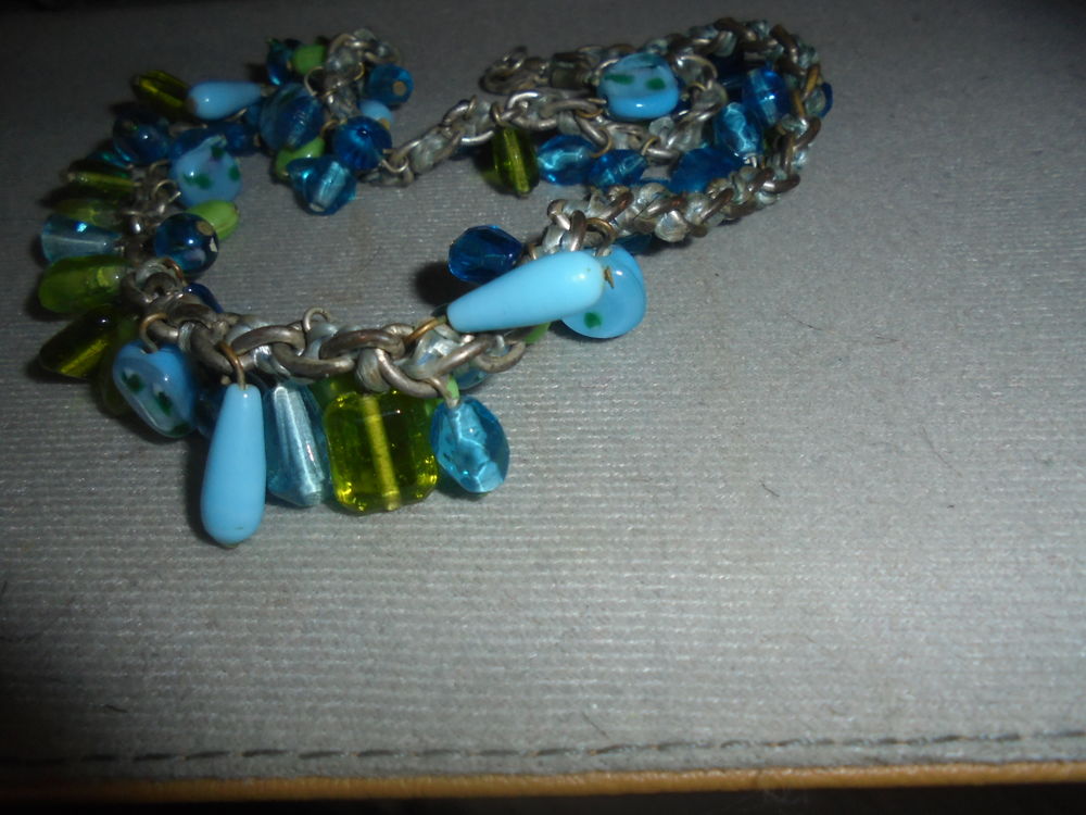 collier en perles naturelles , bleu, plusieurs nuances Bijoux et montres