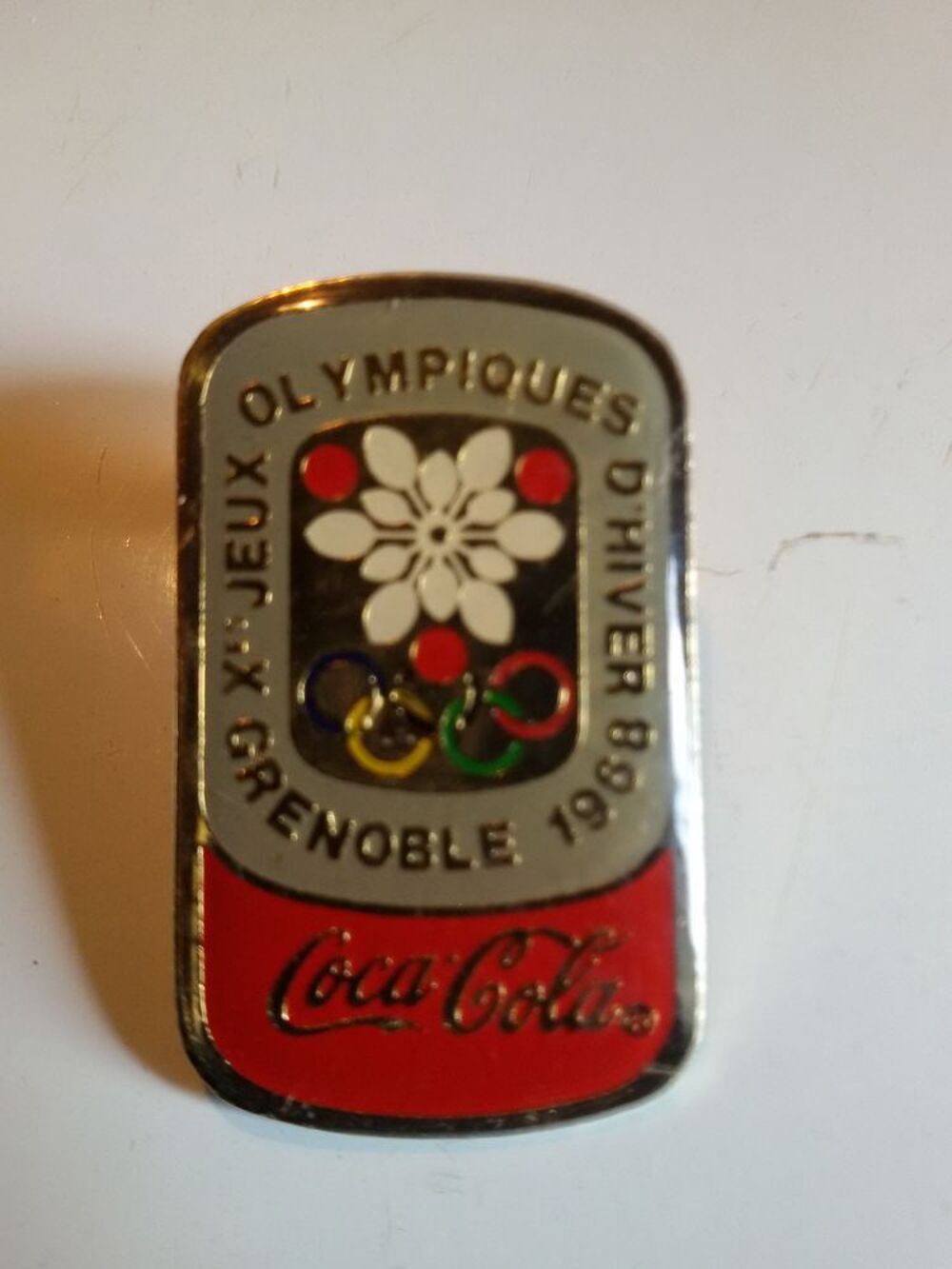 pin's cocacola des jeux olympiques de GRENOBLE 1968 TBE 