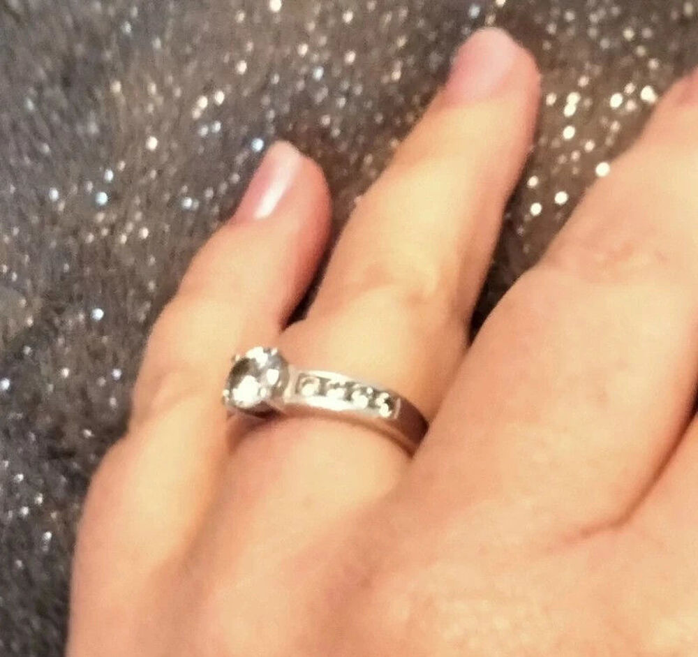 Bague argent et zirconias Bijoux et montres