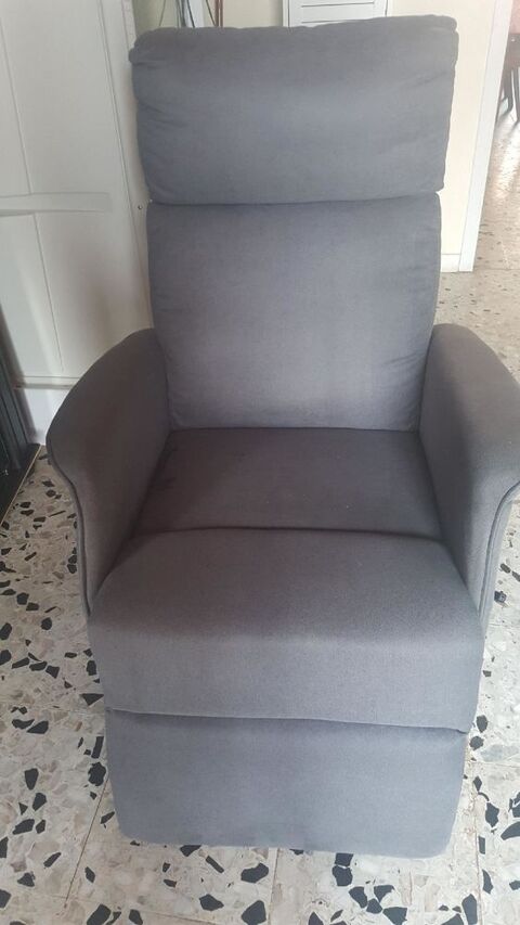 fauteuil electrique en tissu gris anthracite 160 Lavote-sur-Loire (43)