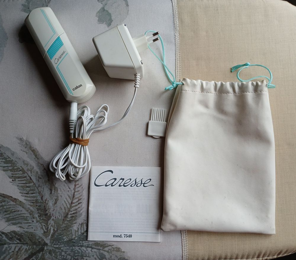 EPILATEUR "CARESSE" de "CALOR" + TROUSSE DE TRANSPORT Electrom�nager