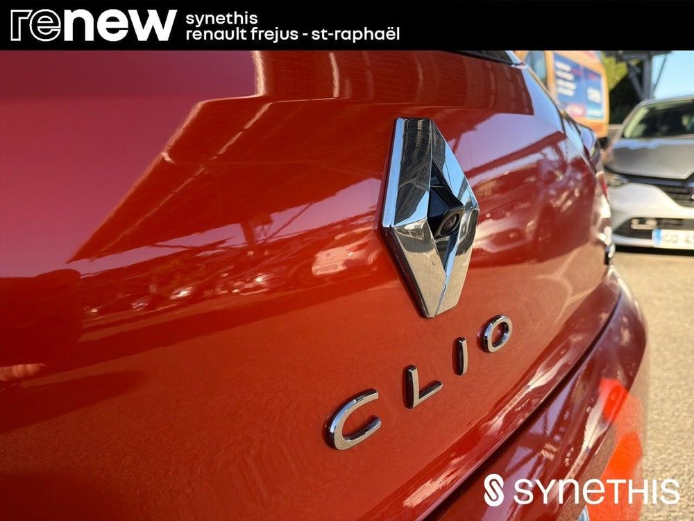 Clio V Clio E-Tech full hybrid 145 Evolution 2023 occasion 83600 Fr&eacute;jus