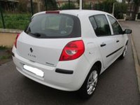 Clio III Clio 1.2 16V 75 Expression 2007 occasion 06600 Antibes