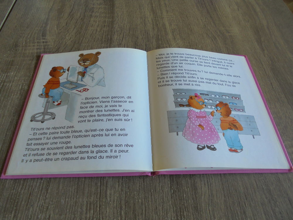 Tit'Ours doit porter des lunettes (111) Livres et BD