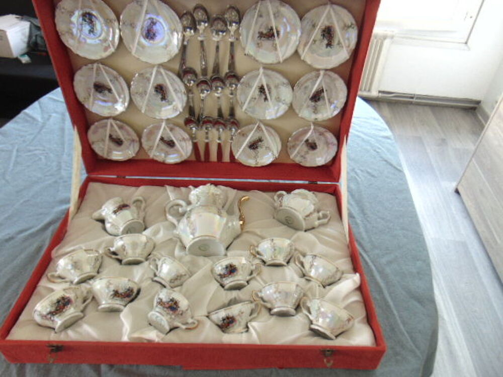 Service &agrave; caf&eacute; en v&eacute;ritable porcelaine ? Italie ? Ann&eacute;es 195 Cuisine