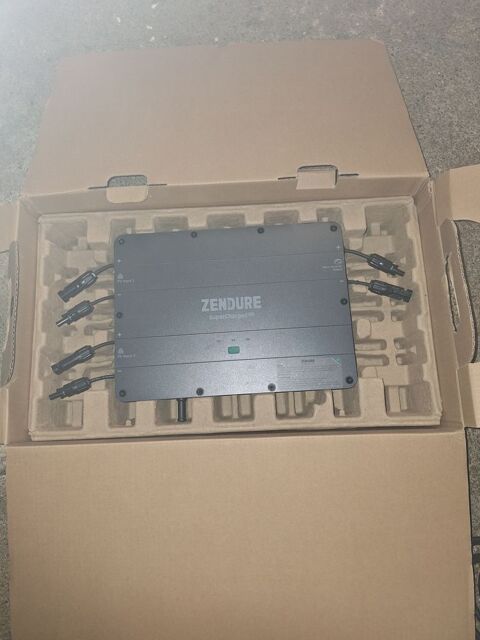 hub 1200w zendure  + onduleur hoymiles 150 Bouchamps-l�s-Craon (53)