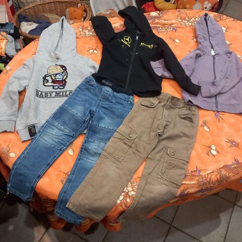 vetements garon 5/6 ans 30 La Tour-du-Crieu (09)