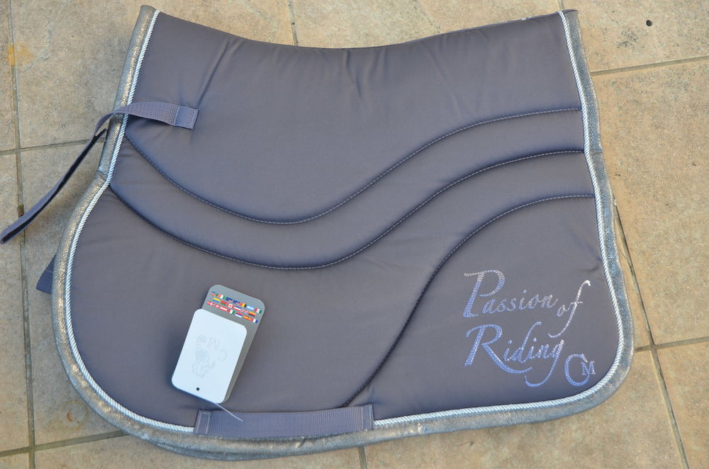 TAPIS DE SELLE CHEVAL PONEY LAURIA GARELLI Sports