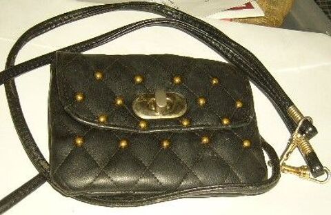 Petit sac femme bandouliere noir clouté 2 Versailles (78)