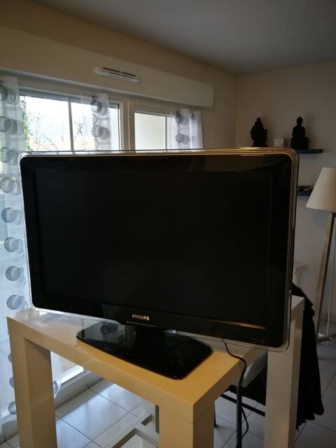 Tlviseur Philips 81 cm 120 Montral-la-Cluse (01)
