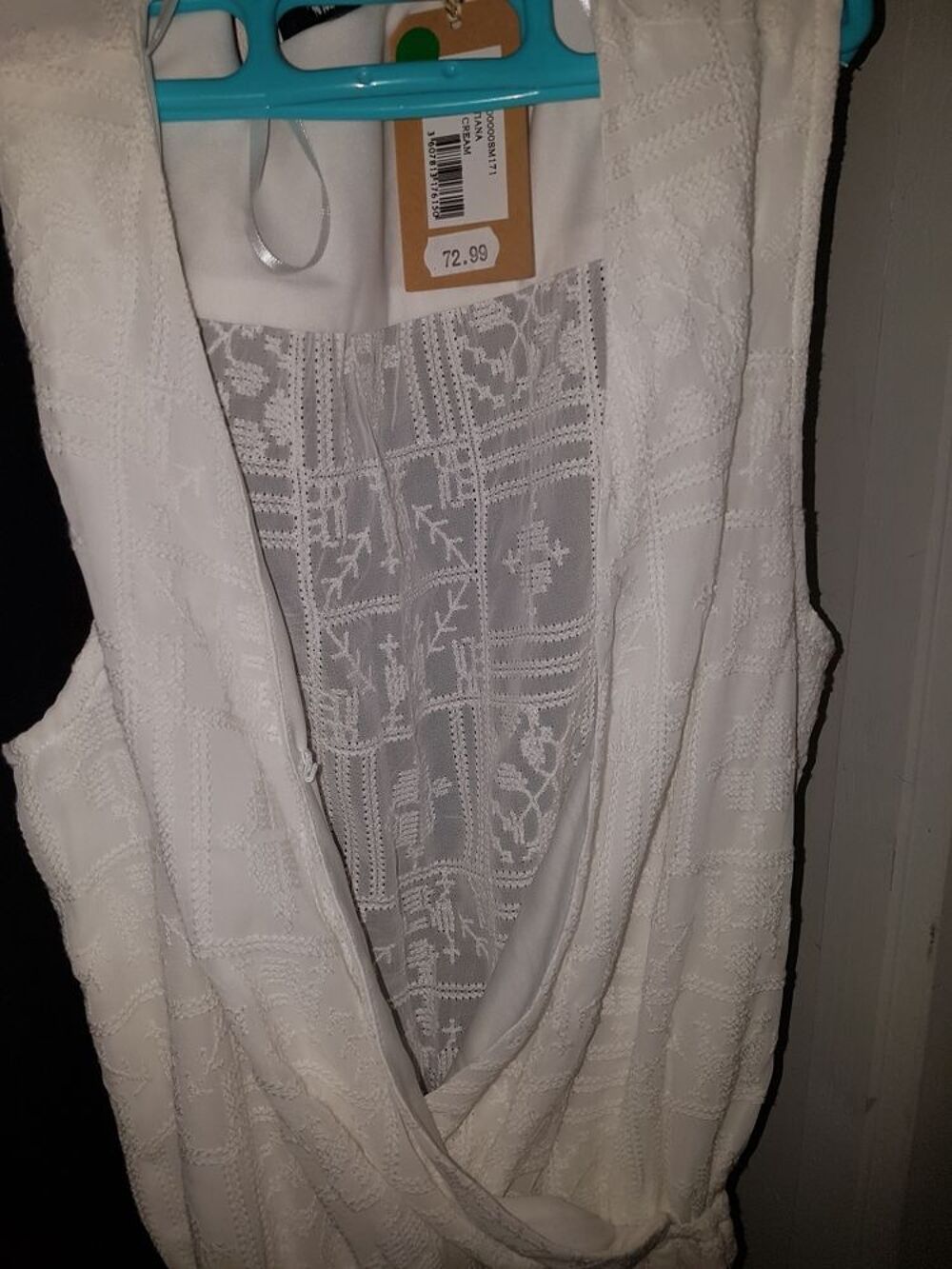 vend robe blanche Vêtements